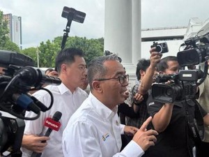 Video Mendiktisaintek Irit Bicara saat Ditanya Demo Hardiknas: Saya Buru-buru