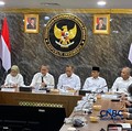 Menko Pangan Zulkifli Hasan dalam konferensi pers di kantor Kemenko Pangan, Senin (4/5/2026). (CNBC Indonesia/Ferry Sandi)