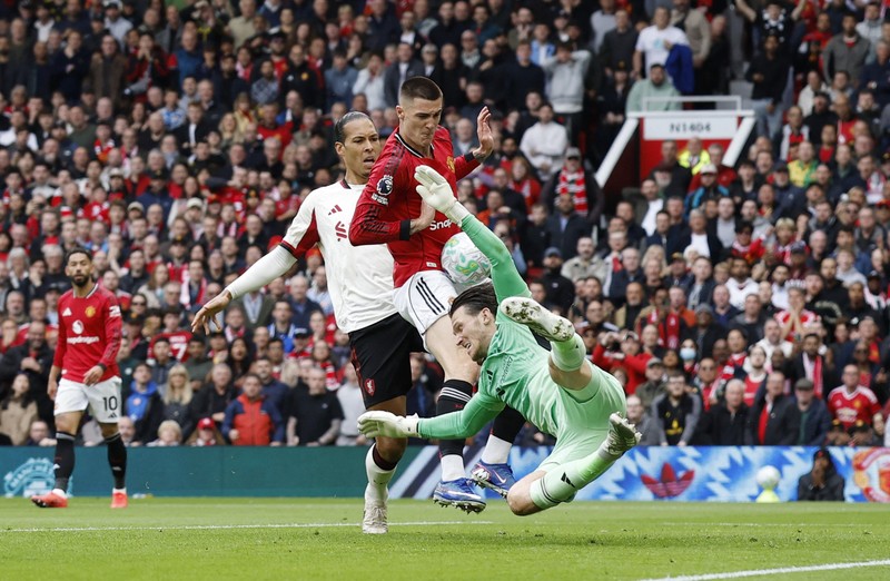 MU menaklukkan Liverpool dalam laga pekan ke-35 Premier League yang digelar di Old Trafford, Minggu (3/5/2026) malam WIB. Setan Merah memenangi pertandingan dengan skor 3-2. (Action Images via Reuters/Jason Cairnduff)