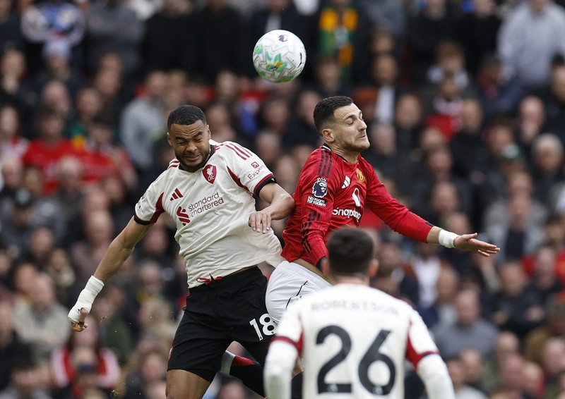 MU menaklukkan Liverpool dalam laga pekan ke-35 Premier League yang digelar di Old Trafford, Minggu (3/5/2026) malam WIB. Setan Merah memenangi pertandingan dengan skor 3-2. (Action Images via Reuters/Jason Cairnduff)