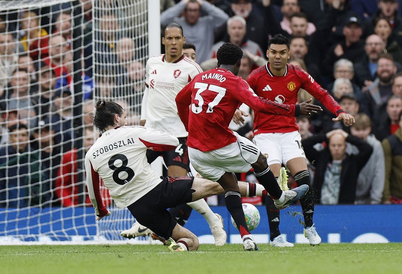 MU menaklukkan Liverpool dalam laga pekan ke-35 Premier League yang digelar di Old Trafford, Minggu (3/5/2026) malam WIB. Setan Merah memenangi pertandingan dengan skor 3-2. (Action Images via Reuters/Jason Cairnduff)