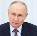Presiden Rusia Vladimir Putin mengadakan pertemuan dengan perwakilan Republik Dagestan untuk membahas pemilihan kepala republik di masa depan, di Kremlin di Moskow, Rusia, 30 April 2026. (Sputnik/Mikhail Metzel/Pool via REUTERS)