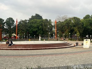 Air Mancur Alun-alun Malang Hanya Nyala Malam Hari, Warga Dilarang Mandi