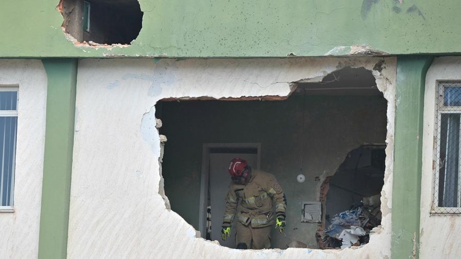 Sebuah pesawat kecil dilaporkan menabrak sebuah bangunan di Belo Horizonte, Brasil, pada Senin (4/5), sebagaimana ditayangkan oleh jaringan televisi lokal TV Globo. (Reuters)