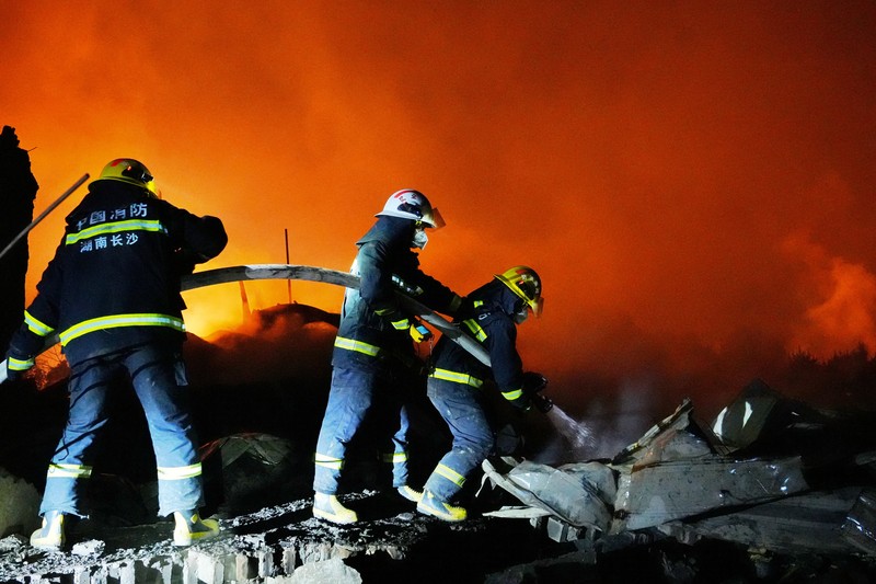 Firefighters work to extinguish a fire following a blast at a fireworks manufacturing factory in Liuyang, Hunan province, China, May 5, 2026. cnsphoto via REUTERS   ATTENTION EDITORS - THIS IMAGE WAS PROVIDED BY A THIRD PARTY. CHINA OUT.      TPX IMAGES OF THE DAY
