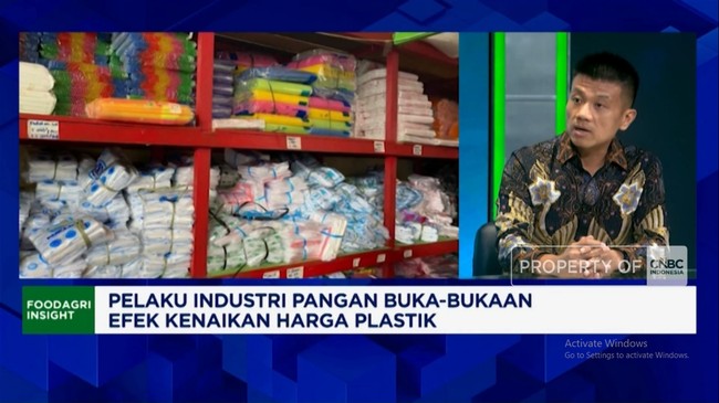 Video: Harga Plastik Naik 100%, Biaya Produksi Emiten Kacang Meroket!
