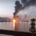 Kebakaran terjadi di zona industri minyak utama di Fujairah, Uni Emirat Arab, pada tanggal 4 Mei. (Tangkapan Layar Instagram/Telegram Supernova_plus)