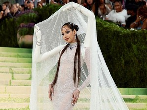 Video: Sederet Gaya Nyentrik Artis di Met Gala 2026