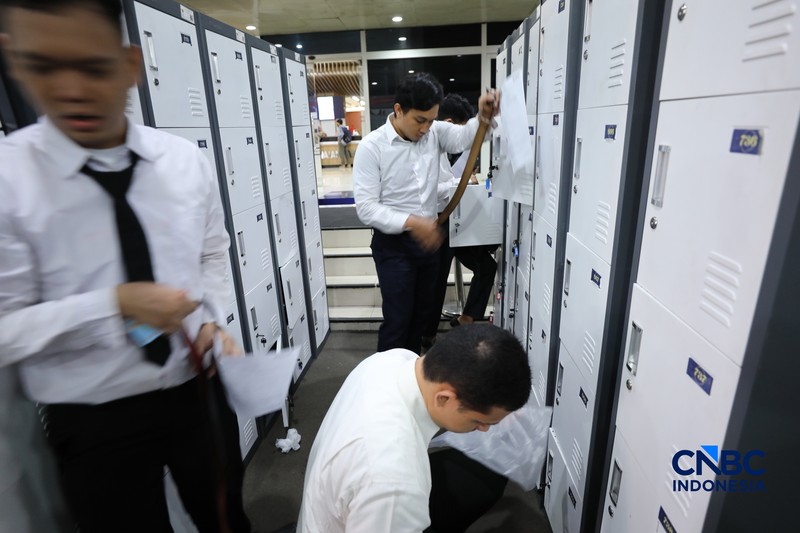 Sejumlah calon pegawai Koperasi Merah Putih mengikuti tes di Badan Kepegawaian Negara (BKN), Jakarta, Selasa (5/5/2026). (CNBC Indonesia/Tri Susilo)