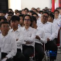 Sejumlah calon pegawai Koperasi Merah Putih mengikuti tes di Badan Kepegawaian Negara (BKN), Jakarta, Selasa (5/5/2026). (CNBC Indonesia/Tri Susilo)
