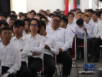 Sejumlah calon pegawai Koperasi Merah Putih mengikuti tes di Badan Kepegawaian Negara (BKN), Jakarta, Selasa (5/5/2026). (CNBC Indonesia/Tri Susilo)
