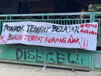 Suasana di depan ponpes Ndolo Kusumo Kecamatan Tlogowungu Kabupaten Pati, Selasa (5/4/2026). (Dok. Detikcom/Dian Utoro Aji)