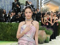 Jisoo poses during the Met Gala, an annual fundraising gala held for the benefit of the Metropolitan Museum of Art's Costume Institute with this year's theme 'Costume Art' in New York City, New York, U.S., May 4, 2026. REUTERS/Daniel Cole