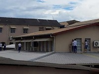 Para siswa sekolah Instituto Sao Jose berlindung di atap saat seorang remaja menyerbu sekolah, menembak dan membunuh dua anggota staf serta melukai anggota staf ketiga dan seorang siswa, demikian dilaporkan pihak berwenang, di kota Rio Branco, negara
