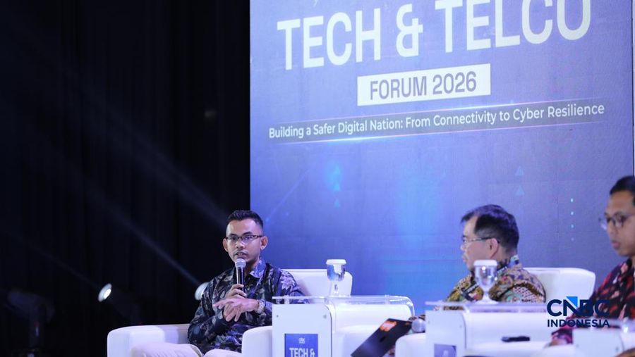 Cyber Security Consultant, Sangfor Technologies Indonesia, Akhmad Rezha saat menyampaikan pemaparan dalam Tech & Telco Forum 2026 di Jakarta, Rabu (6/5/2026). (CNBC Indonesia/Tri Susilo)