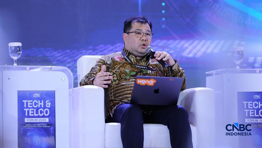 Chief Information Security Officer BNI, Kirby Chong saat menyampaikan pemaparan dalam Tech & Telco Forum 2026 di Jakarta, Rabu (6/5/2026). (CNBC Indonesia/Tri Susilo)
