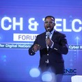 Datacenter Cybersecurity Program & Product Manager, Uptime Institute, Lanre Rotimi saat menyampaikan pemaparan dalam Tech & Telco Forum 2026 di Jakarta, Rabu (6/5/2026). (CNBC Indonesia/Tri Susilo)