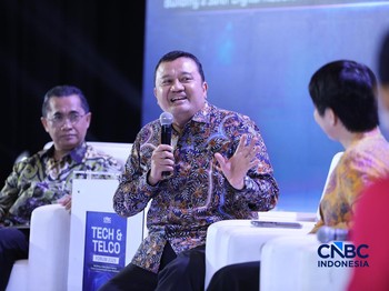 Director General of Digital Ecosystem, Ministry of Communication and Digital Affairs, Republic of Indonesia, Edwin Hidayat Abdullah saat menyampaikan pemaparan dalam Tech & Telco Forum 2026 di Jakarta, Rabu (6/5/2026). (CNBC Indonesia/Tri Susilo)