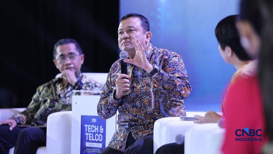 Director General of Digital Ecosystem, Ministry of Communication and Digital Affairs, Republic of Indonesia, Edwin Hidayat Abdullah saat menyampaikan pemaparan dalam Tech & Telco Forum 2026 di Jakarta, Rabu (6/5/2026). (CNBC Indonesia/Tri Susilo)