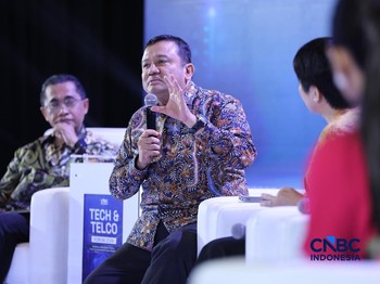 Director General of Digital Ecosystem, Ministry of Communication and Digital Affairs, Republic of Indonesia, Edwin Hidayat Abdullah saat menyampaikan pemaparan dalam Tech & Telco Forum 2026 di Jakarta, Rabu (6/5/2026). (CNBC Indonesia/Tri Susilo)