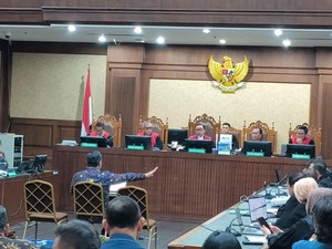 Jaksa dan Pengacara Nadiem Ribut di Ruang Sidang!