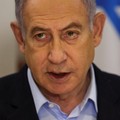 Perdana Menteri Israel Benjamin Netanyahu mengadakan rapat kabinet mingguan di Kementerian Pertahanan di Tel Aviv, Israel, 7 Januari 2024. (REUTERS/Ronen Zvulun/Pool/File Foto)