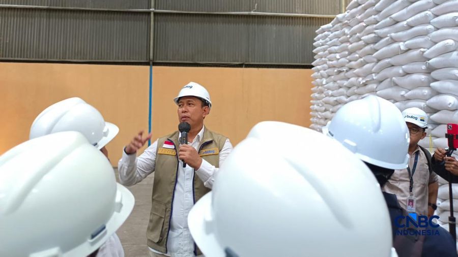 Perum Bulog mengundang mahasiswa yang tergabung dalam Badan Eksekutif Mahasiswa (BEM) se-Indonesia untuk meninjau langsung kondisi gudang beras di Kelapa Gading, Jakarta Utara, Rabu (6/5/2026).