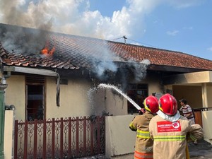 Kos di Demangan Jogja Terbakar, Dipicu Percikan Api dari Motor