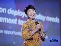 President Director PT Ingram Micro Indonesia, Mulia Dewi Karnadi saat menyampaikan pemaparan dalam Tech & Telco Forum 2026 di Jakarta, Rabu (6/5/2026). (CNBC Indonesia/Tri Susilo)