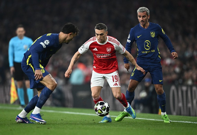 Soccer Football - UEFA Champions League - Semi Final - Second Leg - Arsenal v Atletico Madrid - Emirates Stadium, London, Britain - May 5, 2026
Arsenal fans display a tifo before the match REUTERS/Dylan Martinez     TPX IMAGES OF THE DAY