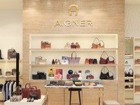 Foto: AIGNER mempersembahkan peluncuran koleksi Spring/Summer 2026 melalui sebuah new collection presentation eksklusif yang diselenggarakan di METRO Department Store Pondok Indah Mall Jakarta. (Dokumentasi METRO Department Store)