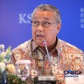 Gubernur Bank Indonesia, Perry Warjiyo menyampaikan pemaparan saat konferensi pers hasil rapat berkala KSSK tahun 2026 di Bank Indonesia, Jakarta, Kamis (7/5/2026). (CNBC Indonesia/Faisal Rahman)