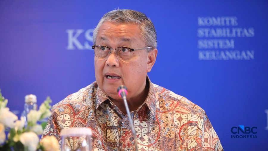 Gubernur Bank Indonesia, Perry Warjiyo menyampaikan pemaparan saat konferensi pers hasil rapat berkala KSSK tahun 2026 di Bank Indonesia, Jakarta, Kamis (7/5/2026). (CNBC Indonesia/Faisal Rahman)