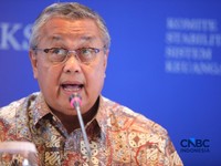 Gubernur Bank Indonesia, Perry Warjiyo menyampaikan pemaparan saat konferensi pers hasil rapat berkala KSSK tahun 2026 di Bank Indonesia, Jakarta, Kamis (7/5/2026). (CNBC Indonesia/Faisal Rahman)