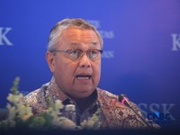 Gubernur Bank Indonesia, Perry Warjiyo menyampaikan pemaparan saat konferensi pers hasil rapat berkala KSSK tahun 2026 di Bank Indonesia, Jakarta, Kamis (7/5/2026). (CNBC Indonesia/Faisal Rahman)