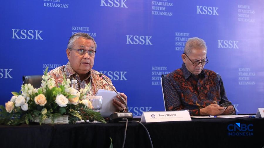 Gubernur Bank Indonesia, Perry Warjiyo menyampaikan pemaparan saat konferensi pers hasil rapat berkala KSSK tahun 2026 di Bank Indonesia, Jakarta, Kamis (7/5/2026). (CNBC Indonesia/Faisal Rahman)