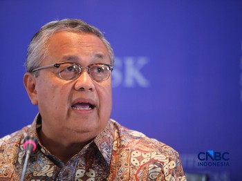 Gubernur Bank Indonesia, Perry Warjiyo menyampaikan pemaparan saat konferensi pers hasil rapat berkala KSSK tahun 2026 di Bank Indonesia, Jakarta, Kamis (7/5/2026). (CNBC Indonesia/Faisal Rahman)