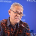 Ketua Dewan Komisioner Lembaga Penjamin Simpanan (LPS), Anggito Abimanyu menyampaikan pemaparan saat konferensi pers hasil rapat berkala KSSK tahun 2026 di Bank Indonesia, Jakarta, Kamis (7/5/2026). (CNBC Indonesia/Faisal Rahman)