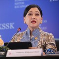 Ketua Dewan Komisioner OJK, Friderica Widyasari Dewi menyampaikan pemaparan saat konferensi pers hasil rapat berkala KSSK tahun 2026 di Bank Indonesia, Jakarta, Kamis (7/5/2026). (CNBC Indonesia/Faisal Rahman)