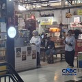 Kondisi Pasar Santa, Jakarta Selatan masih tampak ramai, setelah sempat dikabarkan sepi. (CNBC Indonesia/Chandra Dwi Pranata)