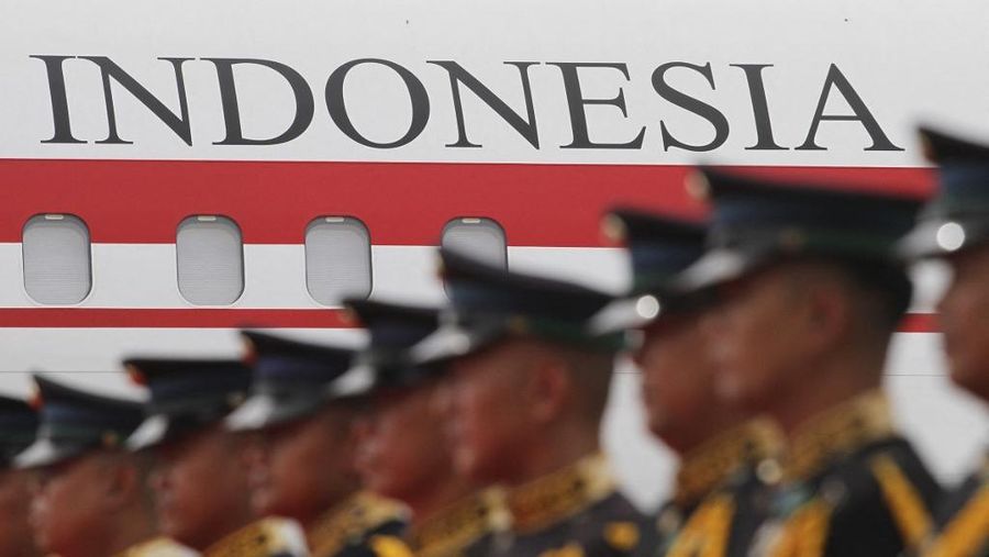 Pesawat yang membawa Presiden Indonesia Prabowo Subianto tiba di Bandara Internasional Mactan-Cebu dan diiringi barisan kehormatan menjelang kedatangannya pada KTT ke-48 Perhimpunan Bangsa-Bangsa Asia Tenggara (ASEAN) di Cebu, Filipina tengah, pada 7 Mei 2026.
