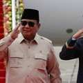 Presiden Indonesia Prabowo Subianto memberi hormat kepada pasukan kehormatan saat tiba menjelang KTT ASEAN ke-48 dan pertemuan terkait di Cebu, Filipina, 7 Mei 2026. (Jacqueline Hernandez/Pool via REUTERS)