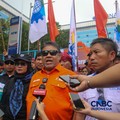 Presiden KPSI, Said Iqbal menyampaikan keterangan saat unjuk rasa di depan kantor Kementerian Ketenagakerjaan RI, Jakarta, Kamis (7/5/2026). (CNBC Indonesia/Faisal Rahman)