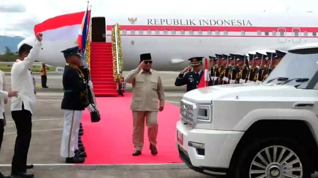 Potret Prabowo Bawa Mobil Maung ke KTT ASEAN di Filipina