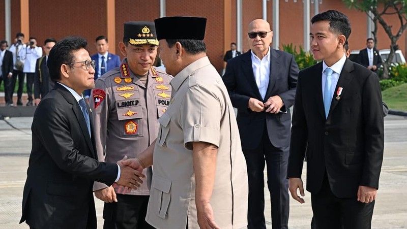 Presiden Republik Indonesia, Prabowo Subianto bertolak menuju Cebu, Filipina, pada Kamis, 7 Mei 2026, dalam rangka menghadiri Konferensi Tingkat Tinggi (KTT) ke-48 ASEAN yang berlangsung pada 7-8 Mei 2026. Kepala Negara bersama rombongan terbatas lepas landas dari Pangkalan TNI AU Halim Perdanakusuma, Jakarta, sekitar pukul 09.10 WIB.  (Biro Pers, Media, dan Informasi Sekretariat Presiden)