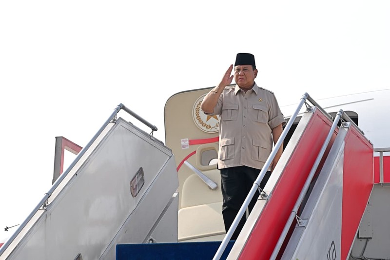 Presiden Republik Indonesia, Prabowo Subianto bertolak menuju Cebu, Filipina, pada Kamis, 7 Mei 2026, dalam rangka menghadiri Konferensi Tingkat Tinggi (KTT) ke-48 ASEAN yang berlangsung pada 7-8 Mei 2026. Kepala Negara bersama rombongan terbatas lepas landas dari Pangkalan TNI AU Halim Perdanakusuma, Jakarta, sekitar pukul 09.10 WIB.  (Biro Pers, Media, dan Informasi Sekretariat Presiden)