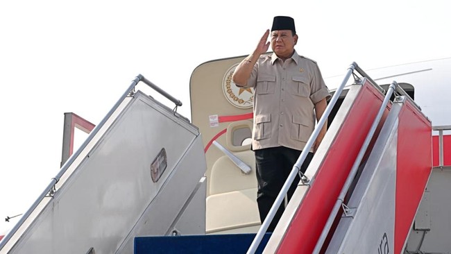 Potret Prabowo Bertolak ke Filipina Hadiri KTT ASEAN, Diantar Gibran