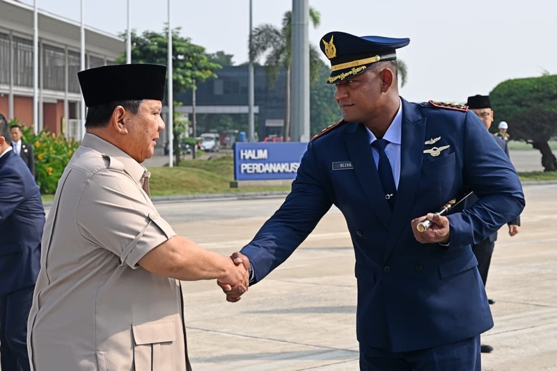 Presiden Republik Indonesia, Prabowo Subianto bertolak menuju Cebu, Filipina, pada Kamis, 7 Mei 2026, dalam rangka menghadiri Konferensi Tingkat Tinggi (KTT) ke-48 ASEAN yang berlangsung pada 7-8 Mei 2026. Kepala Negara bersama rombongan terbatas lepas landas dari Pangkalan TNI AU Halim Perdanakusuma, Jakarta, sekitar pukul 09.10 WIB.  (Biro Pers, Media, dan Informasi Sekretariat Presiden)