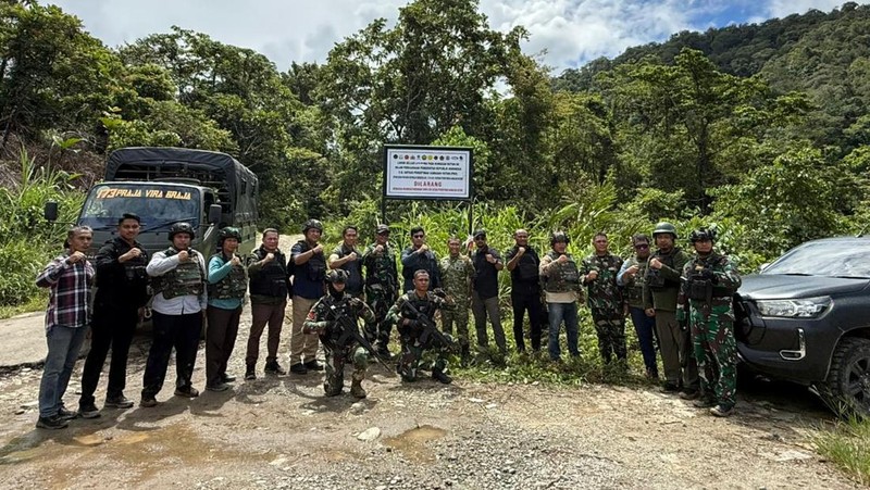 Satuan Tugas Penegakan Hukum (Satgas PKH) Korwil Nabire menertibkan aktivitas Penambangan Emas Tanpa Izin (PETI) di kawasan hutan wilayah Siriwo dan Uwapa, Kabupaten Nabire, Papua Tengah, Senin (4/5/2026) dini hari.