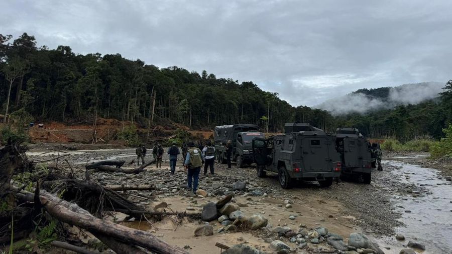Satuan Tugas Penegakan Hukum (Satgas PKH) Korwil Nabire menertibkan aktivitas Penambangan Emas Tanpa Izin (PETI) di kawasan hutan wilayah Siriwo dan Uwapa, Kabupaten Nabire, Papua Tengah, Senin (4/5/2026) dini hari.